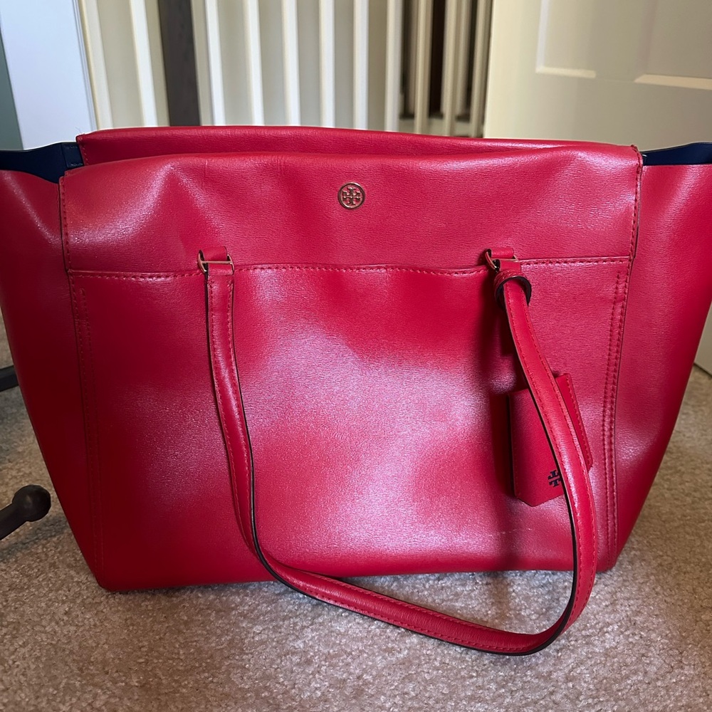 Tory Burch Red Leather Tote with Glossy Finish